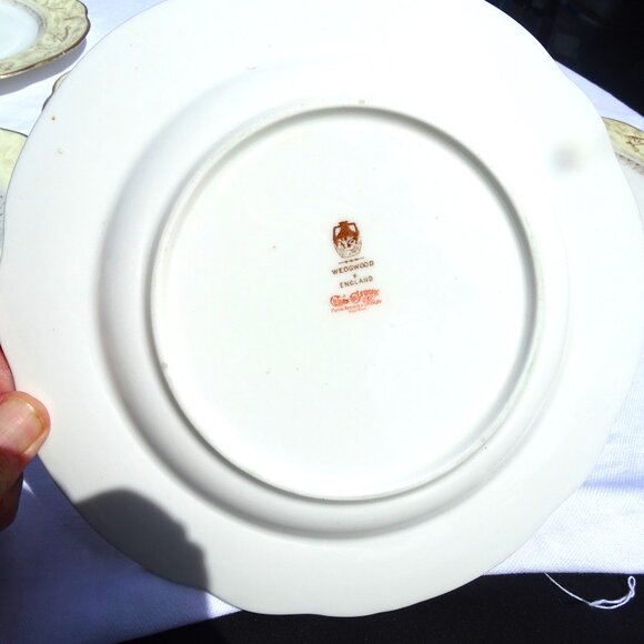 Wedgwood Fish Design Plates Set of 6 - Picture 4 of 7